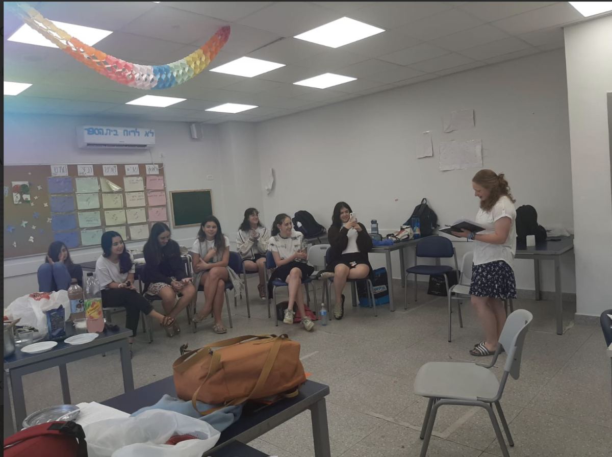 Senior Aliza Lesser making a siyum in 10th grade at her school in Israel. Photo used with permission from Lesser.